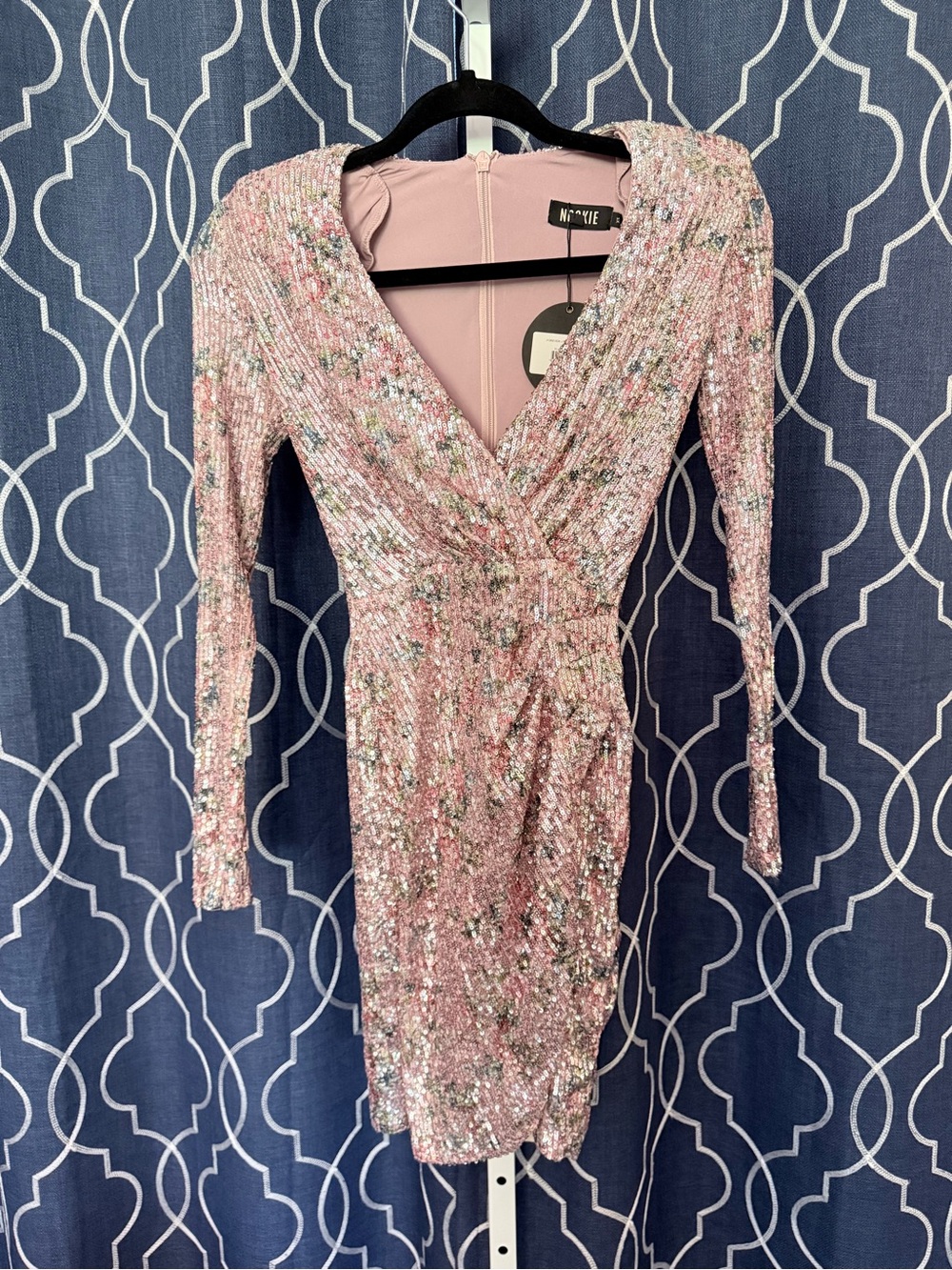 Nookie Pink Sequin Wrap V-Neck Long Sleeve Dress Sz XS NWT E18